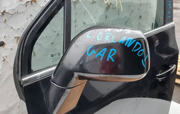 Chevrolet Orlando Front door electric wing mirror