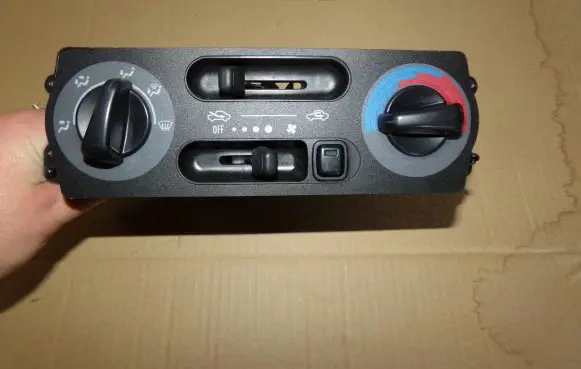 Daihatsu Sirion Central console control unit 