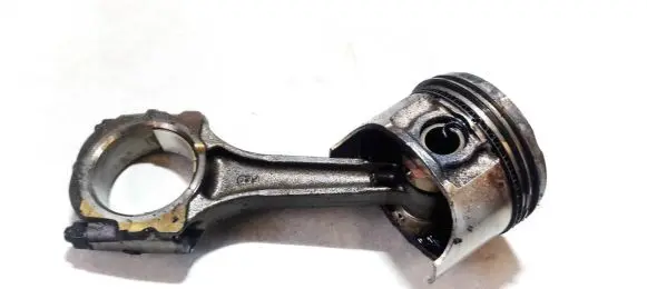 KIA Clarus Piston with connecting rod