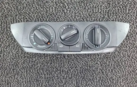 Volkswagen Polo IV 9N3 Climate control unit 6Q0819445 6Q0820075C