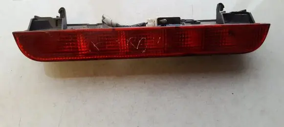 Third/center stoplight
