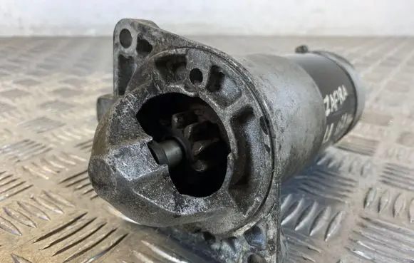 Opel Zafira B Starter motor 55353857 M001T30072