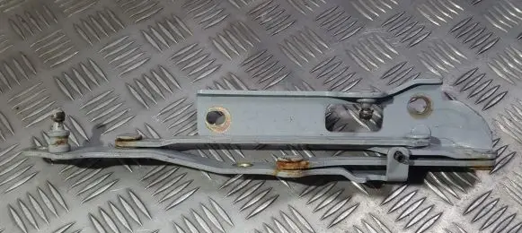 Hyundai Sonata Tailgate/trunk/boot hinge