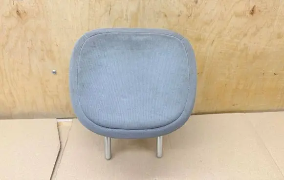Fiat 500L Rear seat headrest 