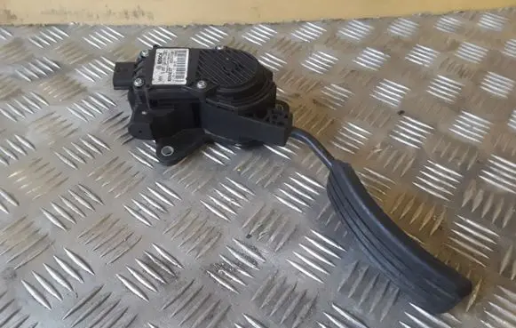 Renault Laguna III Accelerator throttle pedal 0280755088 180050002R