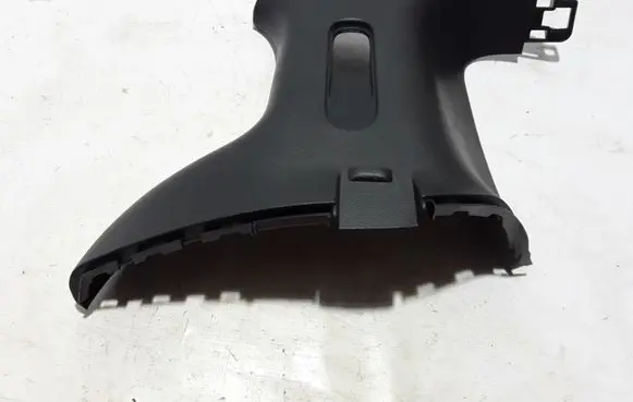 (D)pillar trim (top)