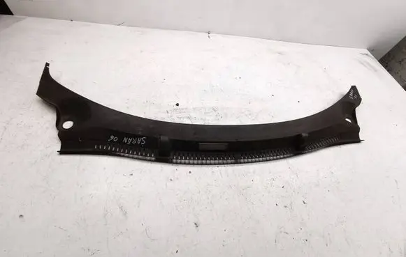 Volkswagen Sharan Windshield trim 7m3819401