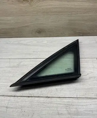 Seat Altea Front triangle window/glass 5P0845411