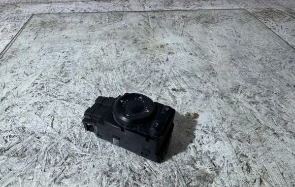 Volkswagen PASSAT B5 Wing mirror switch
