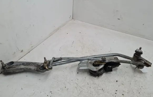 BMW 5 E39 Front wiper linkage and motor 8360603