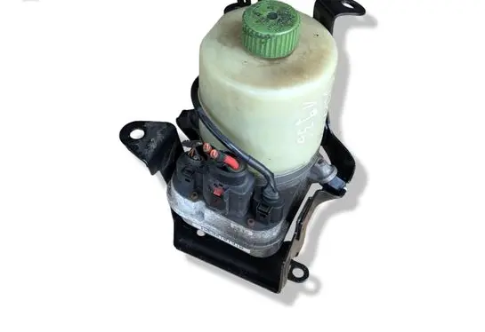 Skoda Fabia Mk2 (5J) Power steering pump 6R0423156B