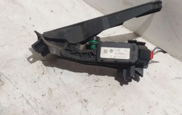 Volkswagen PASSAT B6 Accelerator throttle pedal 1K1723503L