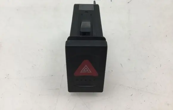 Volkswagen PASSAT B5 Hazard light switch 3B0953235D