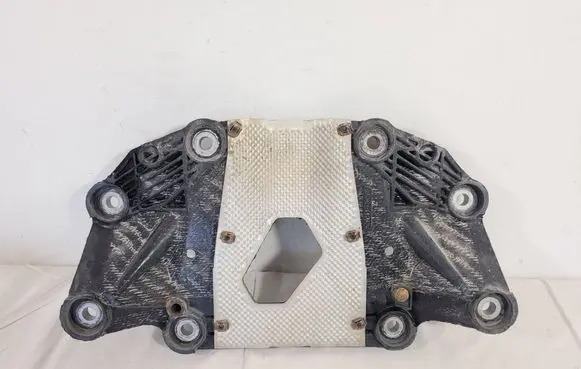 Volvo XC70 Rear differential/diff mount bracket 30639931