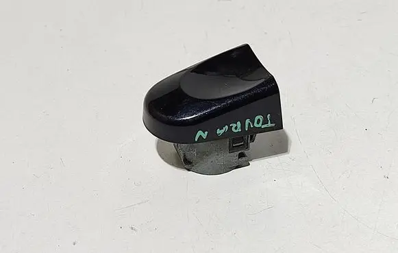Volkswagen Touran I Front door handle cover 