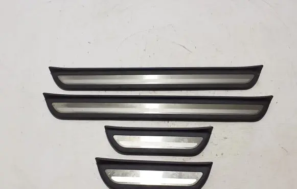 KIA Xceed Front sill trim cover