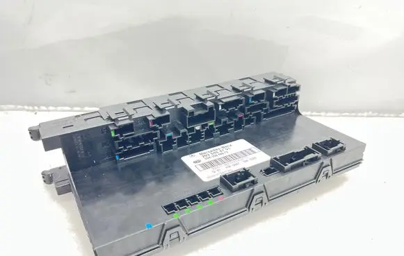 Mercedes-Benz C W203 Fuse box set 2035454701