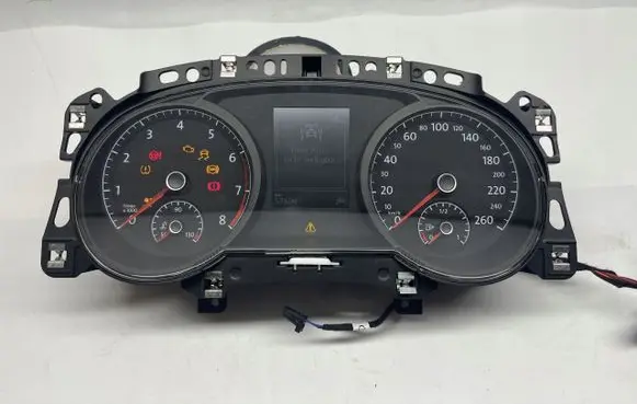 Volkswagen Golf Sportsvan Speedometer (instrument cluster) 517920740E
