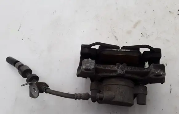 Front brake caliper