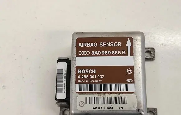 Audi A6 S6 C4 4A Airbag control unit/module 8A0959655B 0285001037