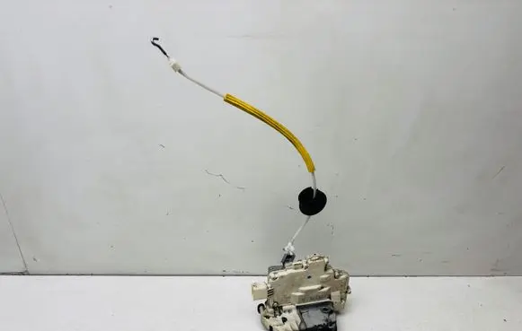 Audi A4 S4 B7 8E 8H Rear door lock 8E0839015AA