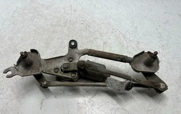 Suzuki SX4 Front wiper linkage and motor 3811079J00