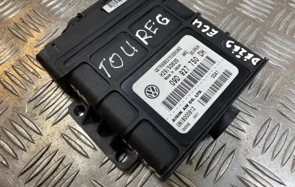 Volkswagen Touareg I Gearbox control unit/module 09D927750DH H29S0635 UNIB000812
