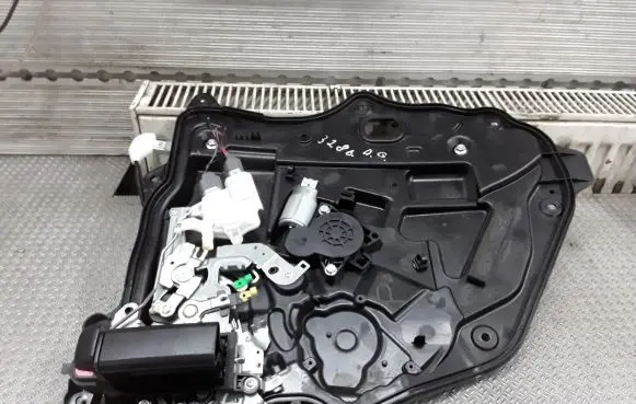 Mazda 5 Sliding door window regulator with motor CM011730
