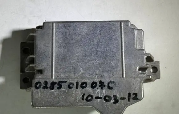 BMW 1 E81 E87 Airbag control unit/module 0285010070