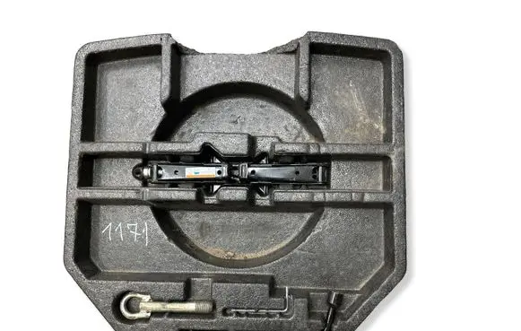 Toyota Avensis T270 Spare wheel section trim 6442905020