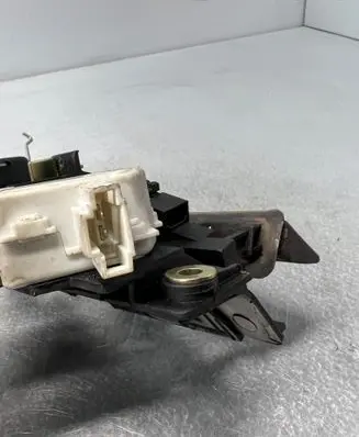 Audi A6 S6 C5 4B Tailgate/trunk/boot lock/catch/latch 4B0827565H