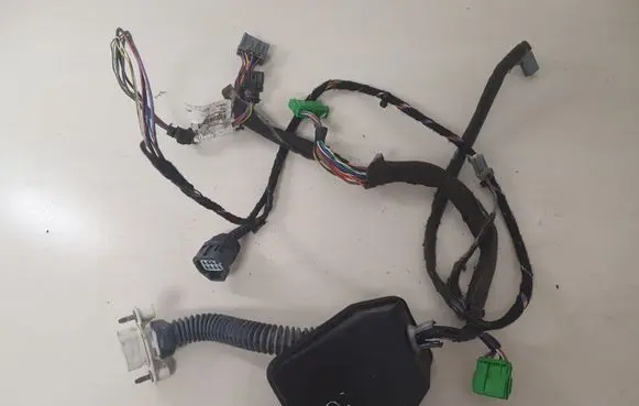 Volvo S60 Front door wiring loom 8676092