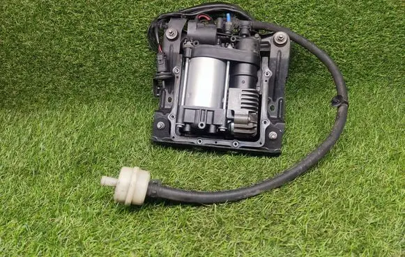 Porsche Panamera (970) Air suspension compressor/pump 97035815109 15155000623 GP76M35