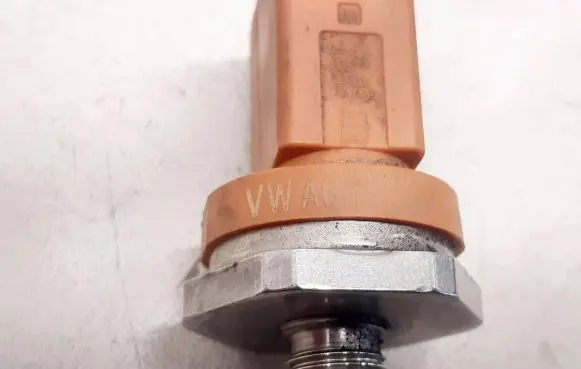 Fuel pressure sensor