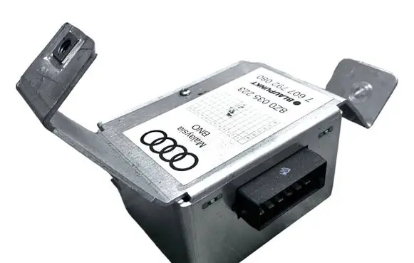 Audi A2 Sound amplifier 8Z0035223 7607792080