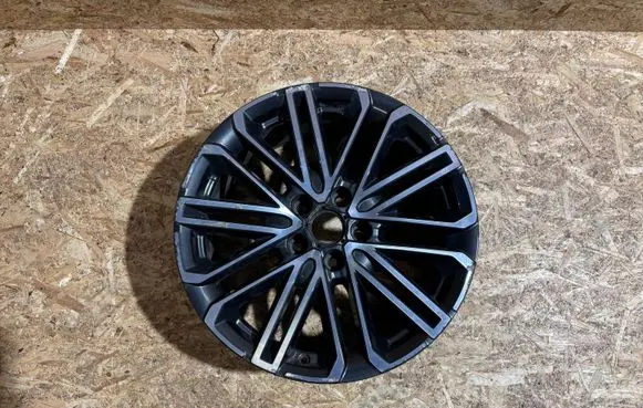 R18 alloy rim