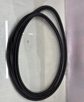 Volvo XC40 Rubber seal front coupe door 
