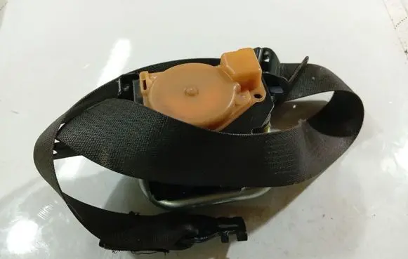 Opel Insignia A Front seatbelt 3063932AA