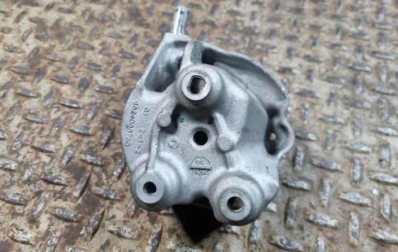 Opel Grandland X Fuel pump bracket 9824088780