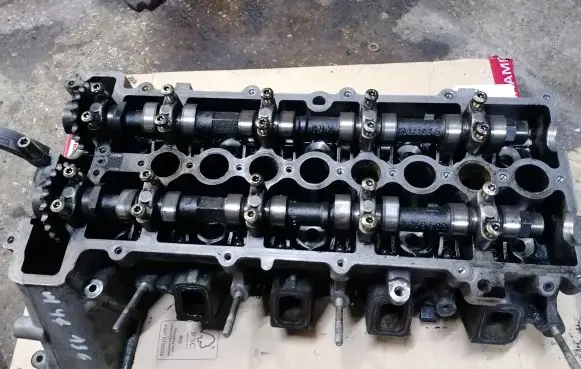 BMW 5 E39 Engine head 7787119
