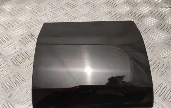 Rear/tail light trim molding