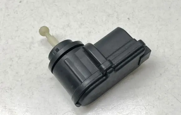 Headlight level adjustment motor
