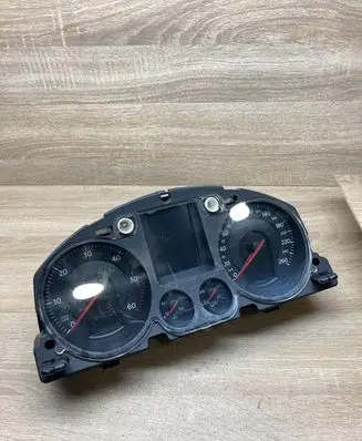 Volkswagen PASSAT B6 Speedometer (instrument cluster) 3C0920870Q