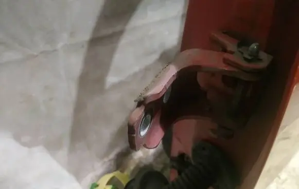 Citroen DS3 Front door upper hinge 