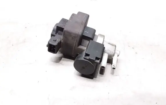 Hyundai Tucson JM Vacuum valve 