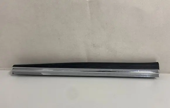 Mercedes-Benz CLS C219 Front sill trim cover 2196800535