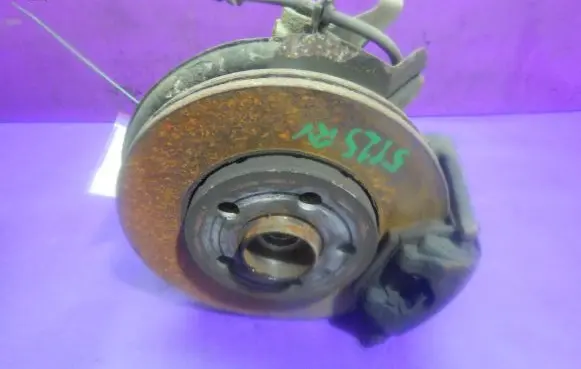 Skoda Roomster (5J) Front wheel hub spindle knuckle