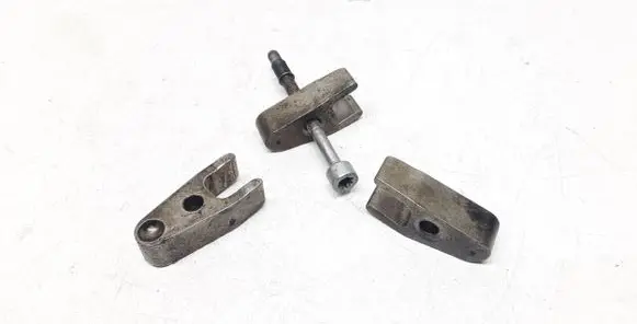 Mercedes-Benz E C207 W207 Fuel Injector clamp holder 