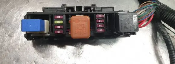 Nissan NV200 Fuse module 63564307