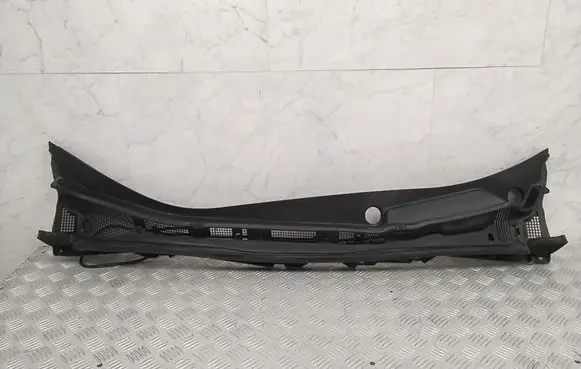 Nissan Leaf II (ZE1) Wiper trim 668625SA0A